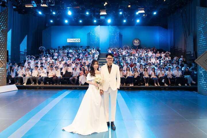 Cặp đôi nên duyên từ 'Đường lên đỉnh Olympia', chụp ảnh cưới tại sân khấu xưa- Ảnh 1.