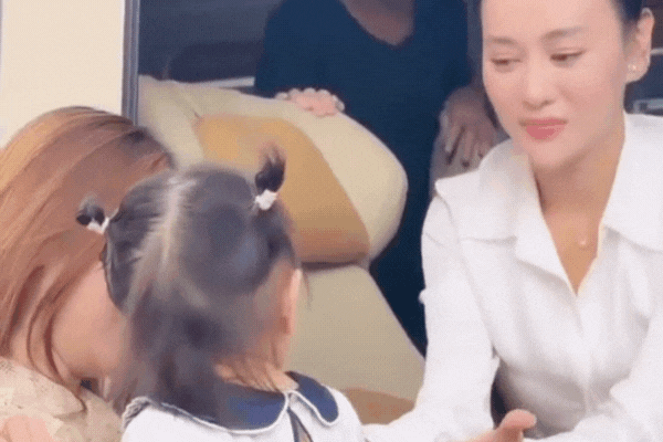 Th&aacute;i độ của Quỳnh Kool với Phương Oanh n&oacute;i l&ecirc;n rất nhiều điều- Ảnh 3.