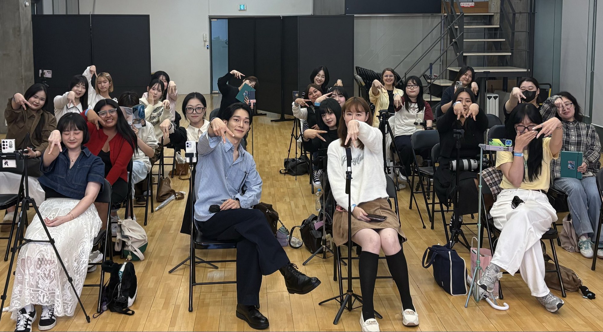 Sự hết thời của 1 ngôi sao: Làm bố ở đỉnh cao sự nghiệp, bị “ghẻ lạnh” chỉ còn 20 người ủng hộ?- Ảnh 1.