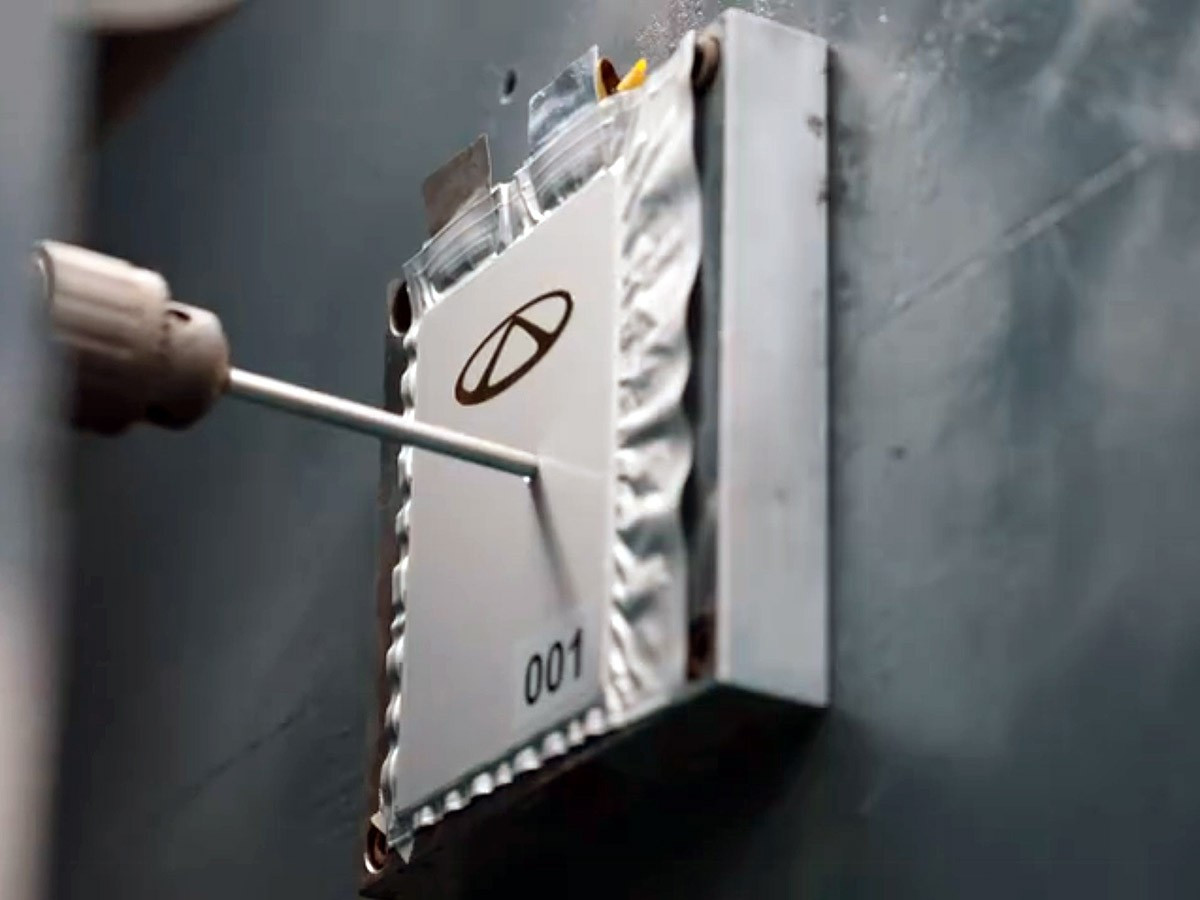 Công nghệ pin giúp xe điện đi được 1.500 km cho một lần sạc- Ảnh 1.