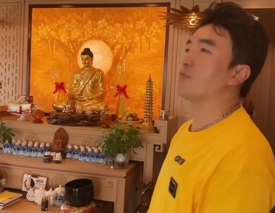 Lý do nam ca sĩ Việt đình đám bỏ rượu chè, tu tập, một tháng khóa trái cửa 10 ngày không gặp vợ con- Ảnh 2. Lý do nam ca sĩ Việt đình đám bỏ rượu chè, tu tập, một tháng khóa trái cửa 10 ngày không gặp vợ con- Ảnh 2.