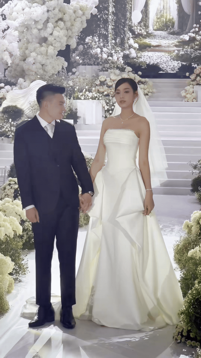 Toàn cảnh đám cưới Đỗ Hà tại Quảng Trị: Cô dâu đẹp 100 điểm, doanh nhân Viết Vương dặn dò vợ 1 chuyện!- Ảnh 27.