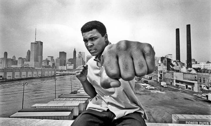 Mẩu giấy đặc biệt của Muhammad Ali thổi bùng ngọn lửa phản đối xâm lược Việt Nam- Ảnh 1. Mẩu giấy đặc biệt của Muhammad Ali thổi bùng ngọn lửa phản đối xâm lược Việt Nam- Ảnh 1.