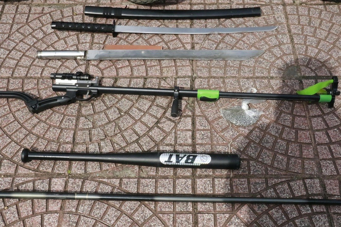 Bắt giữ 47 đối tượng mang dao, kiếm gây náo loạn đường phố- Ảnh 3.