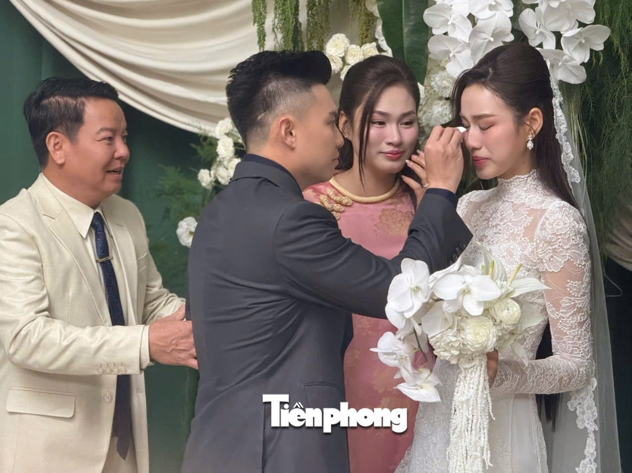 Chú rể Viết Vương phong độ, rước Đỗ Thị Hà về Quảng Trị- Ảnh 9.