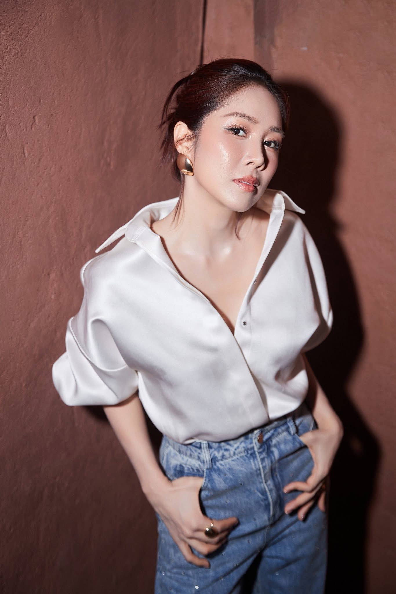 Đây là Lê Phương hay Hồng Diễm?- Ảnh 4. Đây là Lê Phương hay Hồng Diễm?- Ảnh 4.