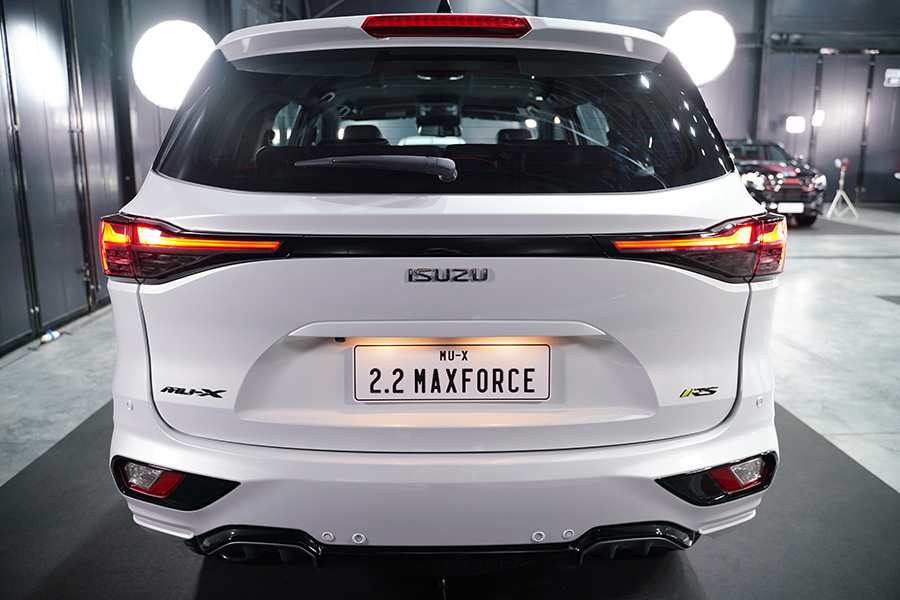 Isuzu mu-X 2026 ra mắt: Treo mới, ADAS ngay từ bản tiêu chuẩn, nhưng có chi tiết 'cải lùi' so với bản vừa ra mắt tại Việt Nam- Ảnh 20.