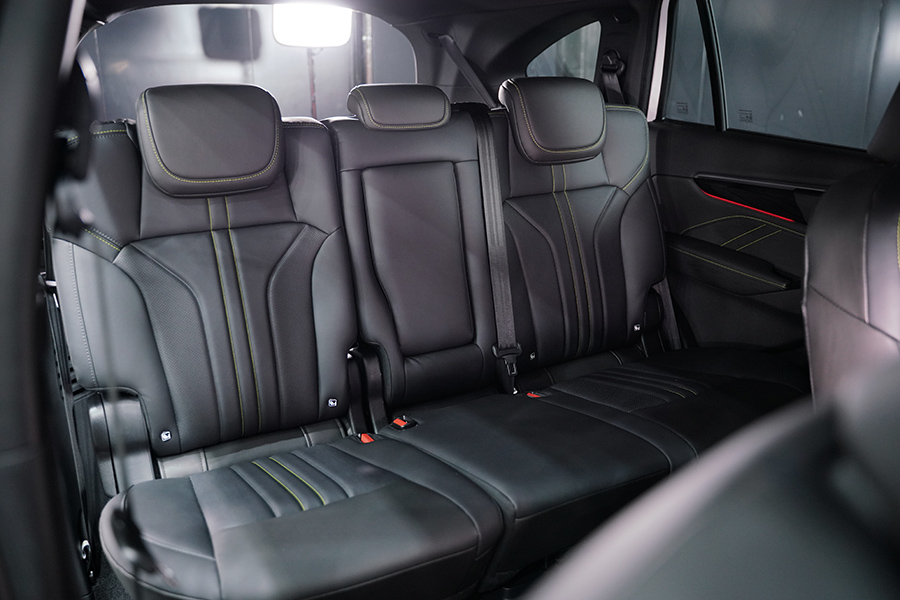 Isuzu mu-X 2026 ra mắt: Treo mới, ADAS ngay từ bản tiêu chuẩn, nhưng có chi tiết 'cải lùi' so với bản vừa ra mắt tại Việt Nam- Ảnh 27.