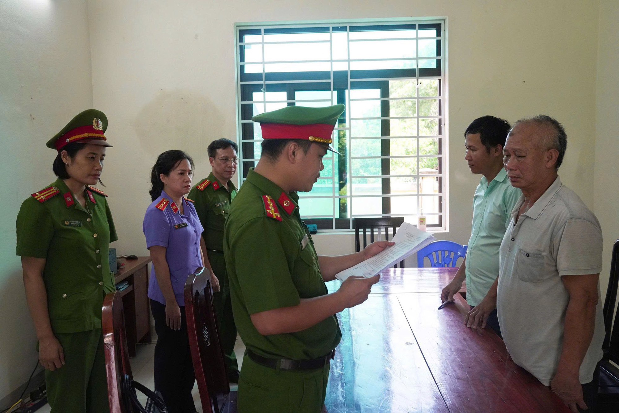 Bắt giam Phan Văn Ph&ograve;ng- Ảnh 1.