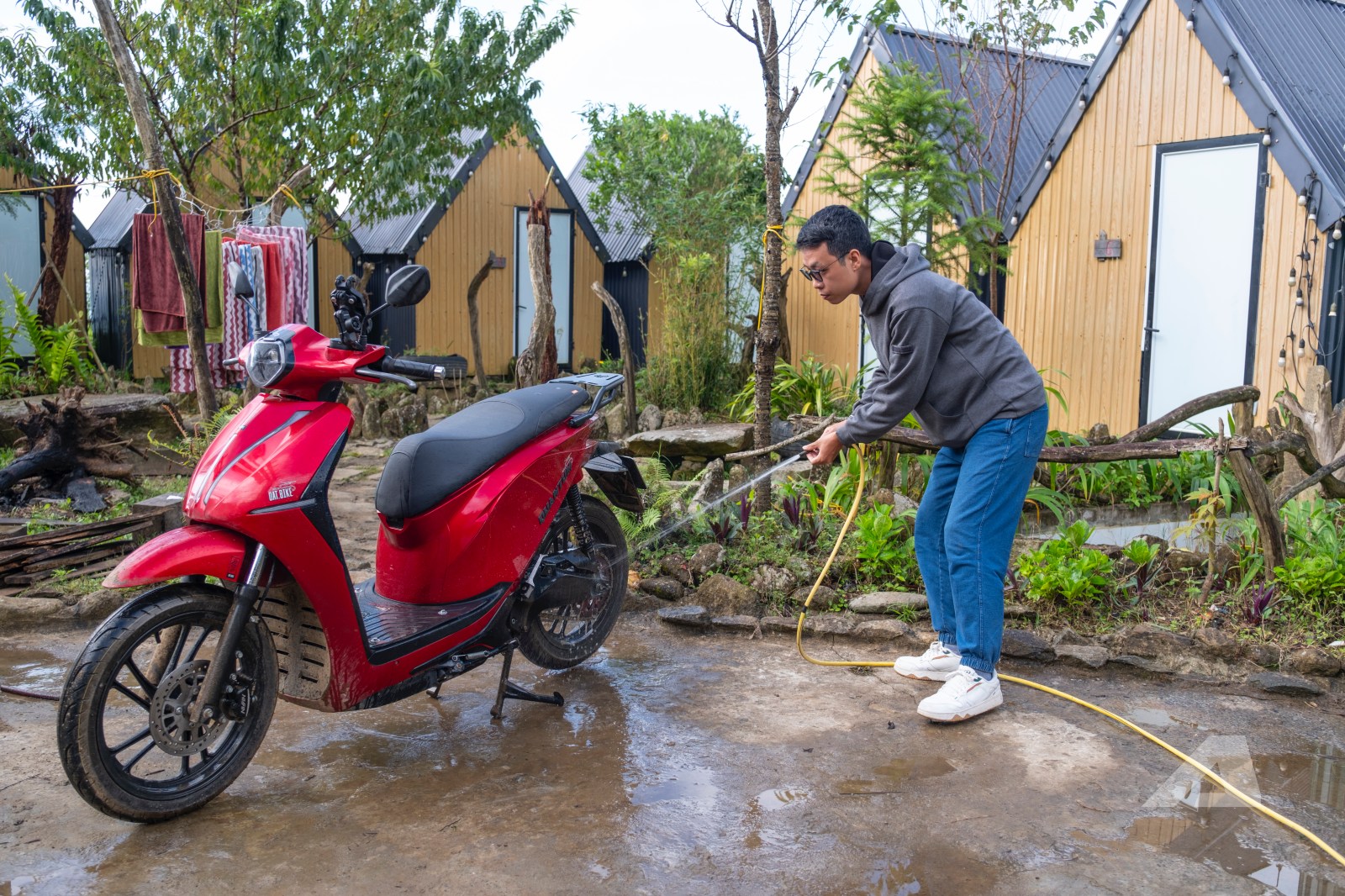 Chán phượt ô tô, 9X Hà Nội đem xe máy điện vượt hơn 220km lên Tà Xùa: 'Đi được nhưng không có lần 2, phải xác định trước vài điều'- Ảnh 4. Chán phượt ô tô, 9X Hà Nội đem xe máy điện vượt hơn 220km lên Tà Xùa: 'Đi được nhưng không có lần 2, phải xác định trước vài điều'- Ảnh 4.