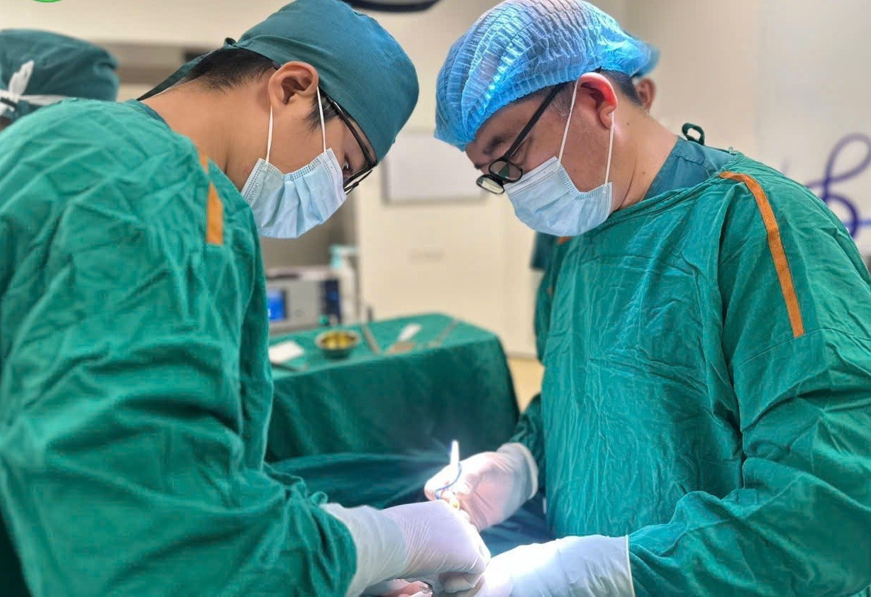 Nam sinh vỡ tinh hoàn khi chơi đua xe công thức- Ảnh 1. Nam sinh vỡ tinh hoàn khi chơi đua xe công thức- Ảnh 1.