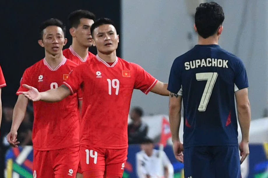 "Bóng đá Thái Lan chưa đủ tầm để học theo phong cách Nhật, ông Ishii mất việc cũng chẳng bất ngờ"- Ảnh 2. "Bóng đá Thái Lan chưa đủ tầm để học theo phong cách Nhật, ông Ishii mất việc cũng chẳng bất ngờ"- Ảnh 2.