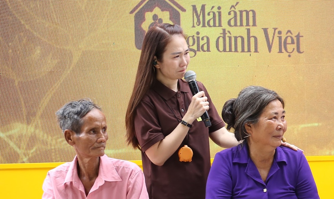 MC Thanh Thảo bật khóc nói thẳng một người mẹ bỏ con- Ảnh 2. MC Thanh Thảo bật khóc nói thẳng một người mẹ bỏ con- Ảnh 2.