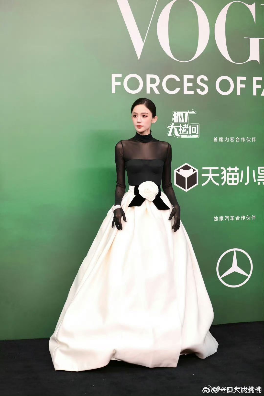 Đẹp như mỹ nhân này thì nhìn cả showbiz bằng nửa con mắt: Visual đẹp sang kịch trần, bẻ cong mọi tiêu chuẩn- Ảnh 2.