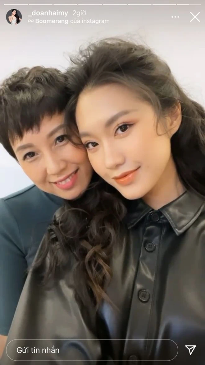 "Chị mẹ" của Doãn Hải My - bà ngoại sành điệu, gợi cảm tuổi U50, thể hiện 1 điều cực tinh tế khi chụp hình cùng con gái- Ảnh 8.