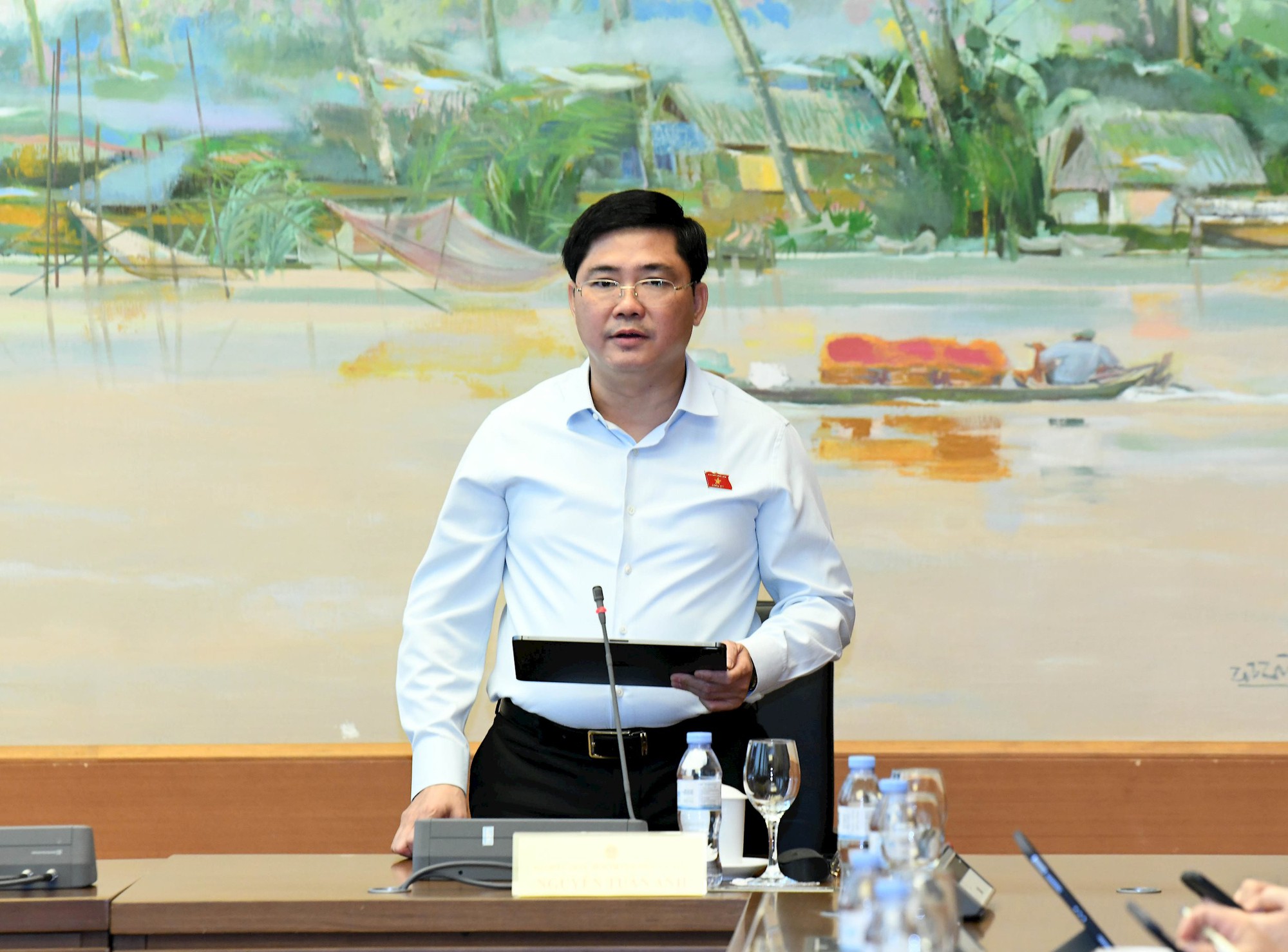 Đại biểu Quốc hội kiến nghị bỏ mô hình Đại học vùng, tinh gọn bộ máy, xoá cấp trung gian- Ảnh 2. Đại biểu Quốc hội kiến nghị bỏ mô hình Đại học vùng, tinh gọn bộ máy, xoá cấp trung gian- Ảnh 2.