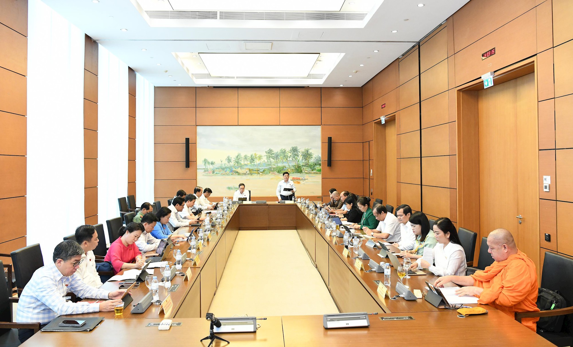 Đại biểu Quốc hội kiến nghị bỏ mô hình Đại học vùng, tinh gọn bộ máy, xoá cấp trung gian- Ảnh 1. Đại biểu Quốc hội kiến nghị bỏ mô hình Đại học vùng, tinh gọn bộ máy, xoá cấp trung gian- Ảnh 1.