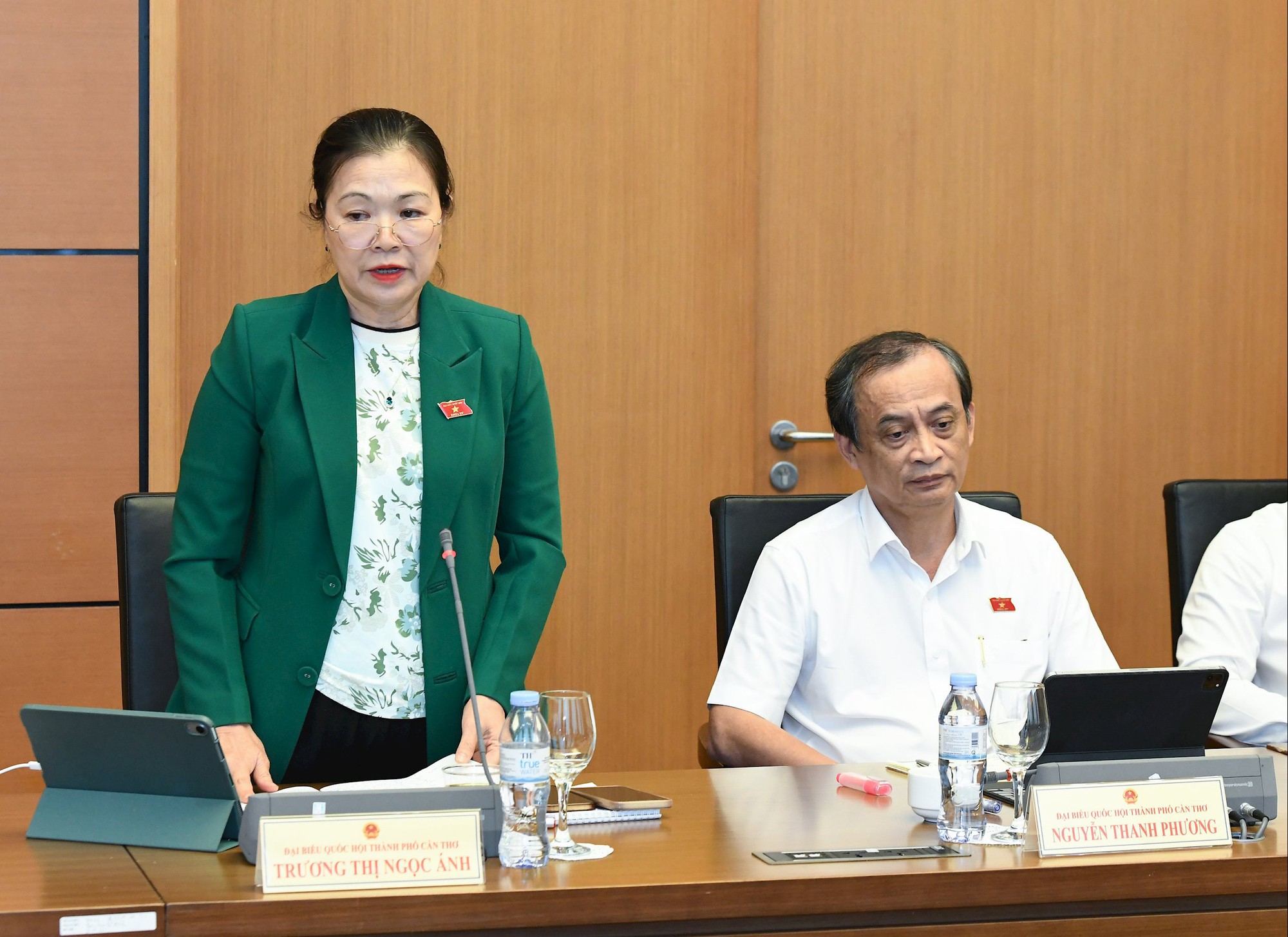 Đại biểu Quốc hội kiến nghị bỏ mô hình Đại học vùng, tinh gọn bộ máy, xoá cấp trung gian- Ảnh 5. Đại biểu Quốc hội kiến nghị bỏ mô hình Đại học vùng, tinh gọn bộ máy, xoá cấp trung gian- Ảnh 5.