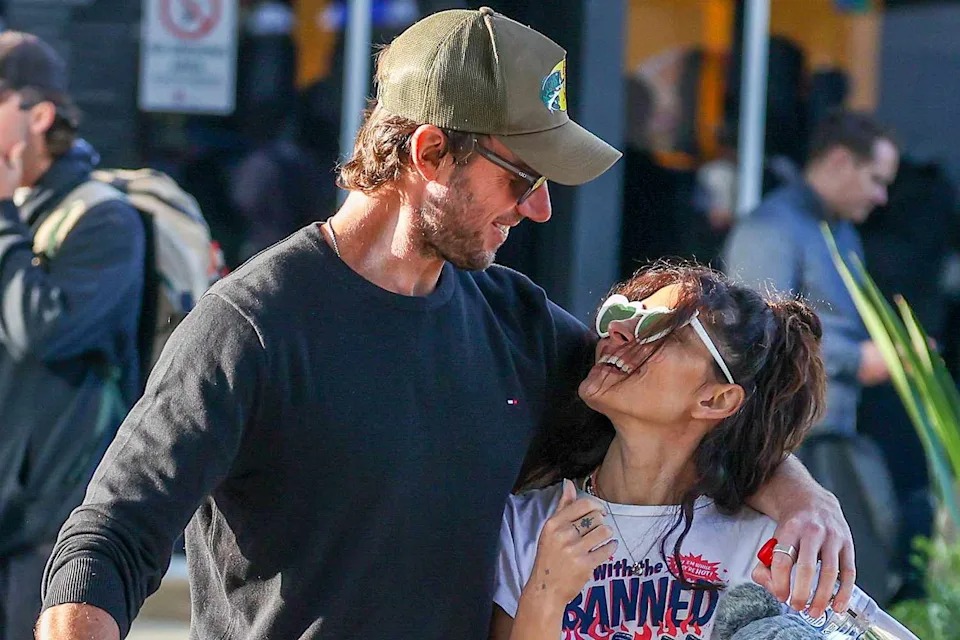 Phim Sex/Life và bí mật khiến cả Hollywood đỏ mặt: Khi cảnh nóng không chỉ là diễn xuất- Ảnh 2. Phim Sex/Life và bí mật khiến cả Hollywood đỏ mặt: Khi cảnh nóng không chỉ là diễn xuất- Ảnh 2.