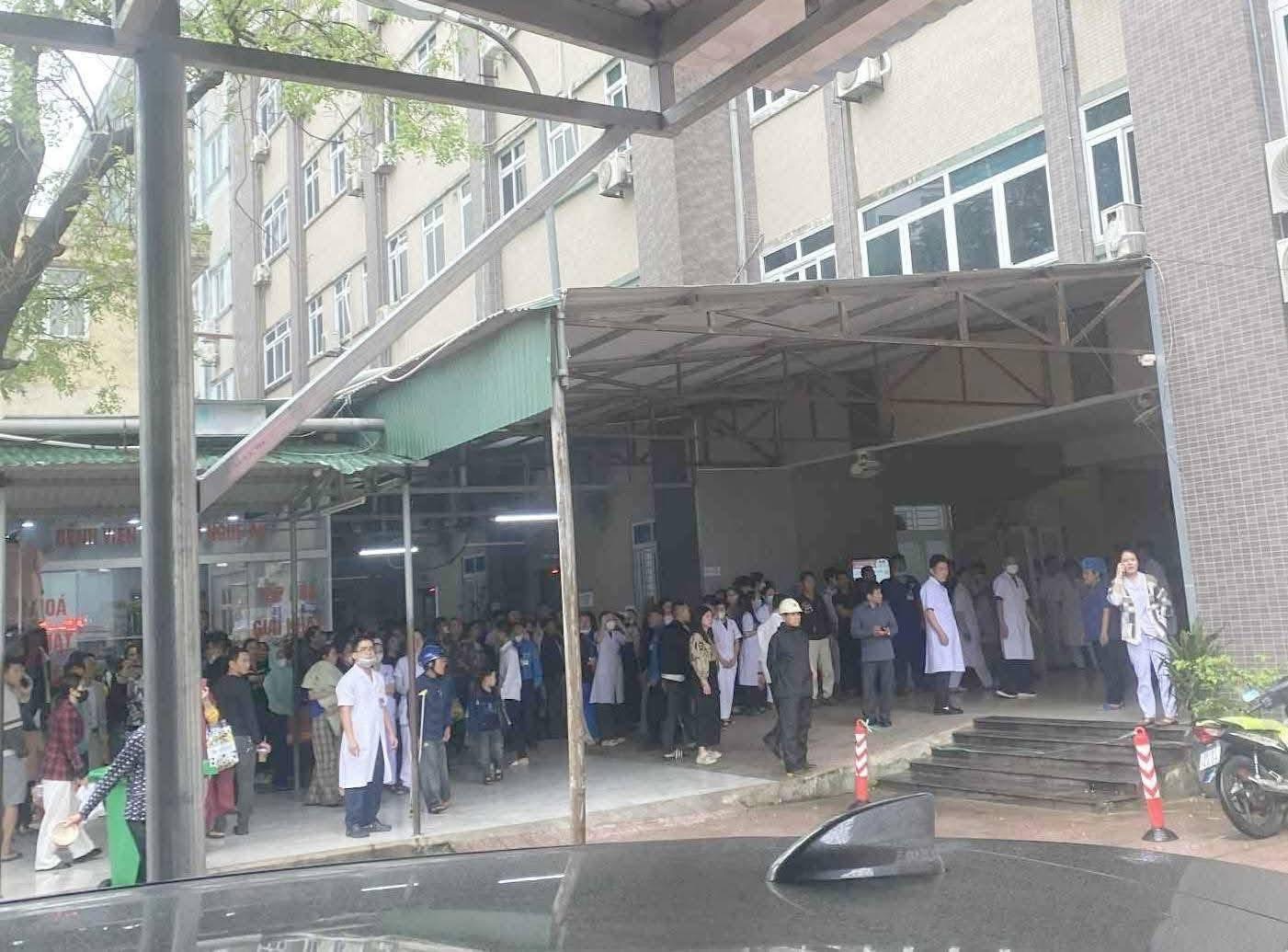 Vụ đối tượng đâm nhiều người bị thương ở BV Sản Nhi Nghệ An: Vào thăm vợ sinh con rồi gây ra chuyện- Ảnh 3. Vụ đối tượng đâm nhiều người bị thương ở BV Sản Nhi Nghệ An: Vào thăm vợ sinh con rồi gây ra chuyện- Ảnh 3.
