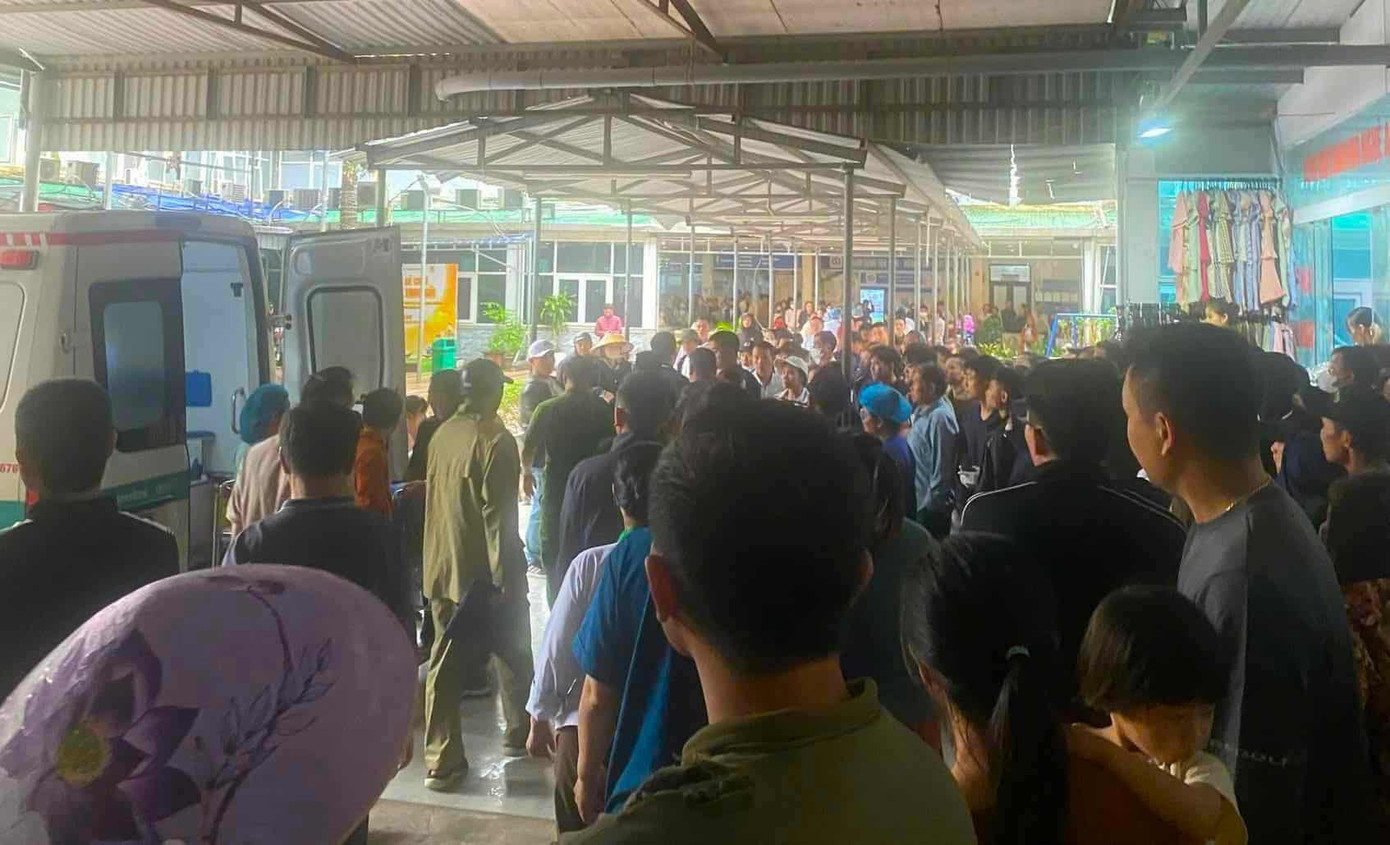 Người đàn ông cầm dao tấn công khiến nhiều người ở Bệnh viện Sản - Nhi Nghệ An bị thương- Ảnh 2. Người đàn ông cầm dao tấn công khiến nhiều người ở Bệnh viện Sản - Nhi Nghệ An bị thương- Ảnh 2.