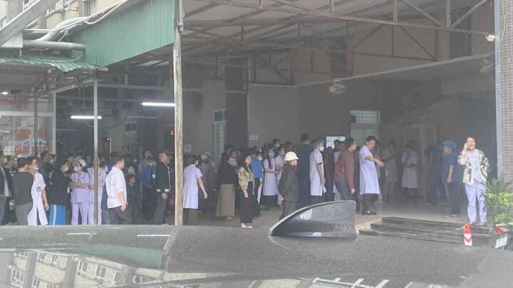 Người đ&agrave;n &ocirc;ng d&ugrave;ng hung kh&iacute; tấn c&ocirc;ng b&aacute;c sĩ tại Bệnh viện Sản nhi Nghệ An- Ảnh 1.