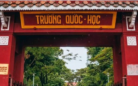 Đi đâu để tìm ngôi trường đỉnh cỡ này: Lập kỷ lục 8 lần đón cầu truyền hình, 3 lần vô địch Olympia, kiến trúc đẹp tựa châu Âu!- Ảnh 2.