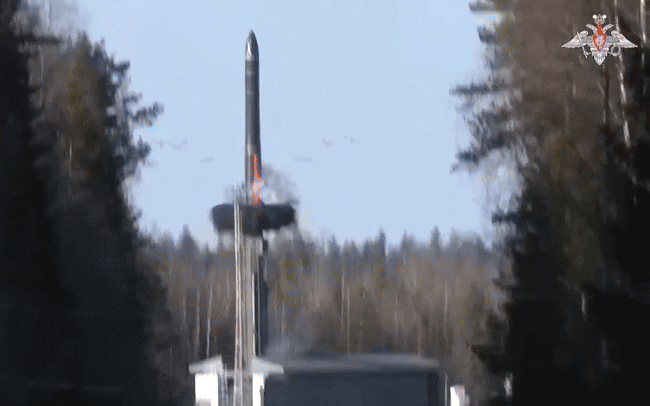 Moscow phô diễn sức mạnh hạt nhân 1 ngày sau khi cuộc gặp Trump-Putin bị hủy bỏ: Tổng thống Nga nói gì?