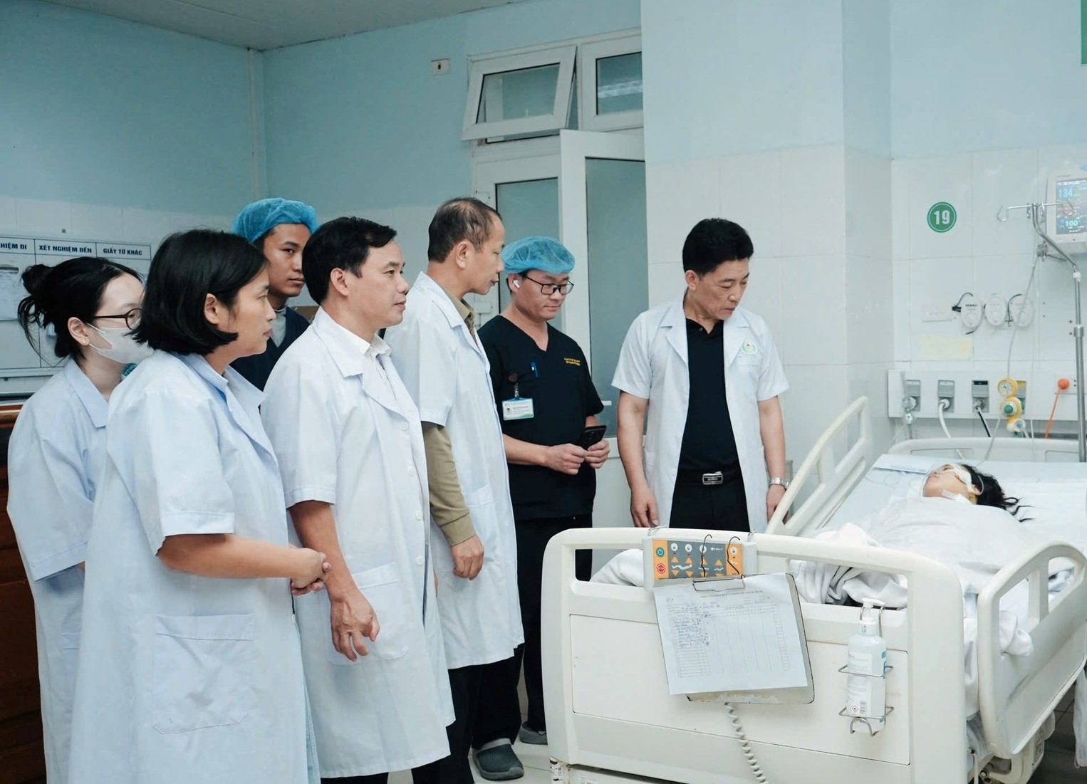 Vụ cầm dao đâm 7 người bị thương trong bệnh viện: Thêm thông tin "lạnh người"- Ảnh 1. Vụ cầm dao đâm 7 người bị thương trong bệnh viện: Thêm thông tin "lạnh người"- Ảnh 1.
