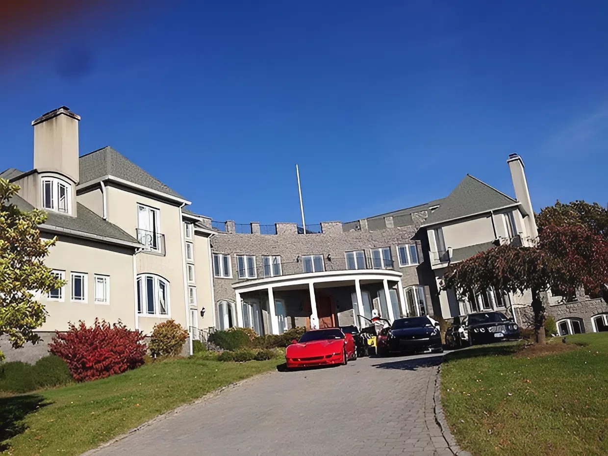 Nữ nghệ sĩ giàu nhất Việt Nam, sở hữu tài sản 35.000 tỷ, ở biệt thự có cả nhà hát Opera là ai?- Ảnh 3.