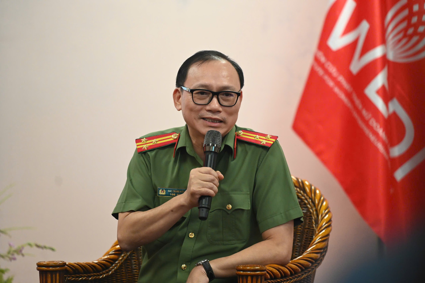 Từ đòn roi trong nhà đến ‘bạo lực biểu diễn’ trên TikTok: Trẻ em đang bị tổn thương ở mọi nơi- Ảnh 1.