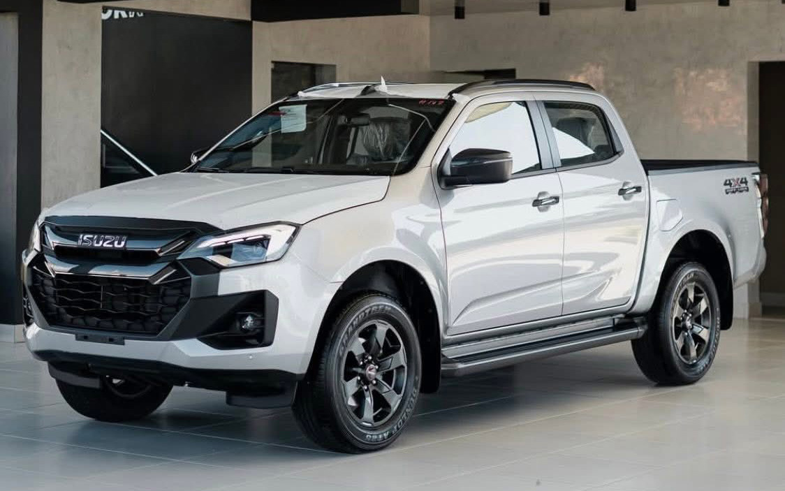 Đúng 1 năm trước, loạt xe mới mở bán tại Việt Nam: Có cả sedan, SUV, bán tải, các mẫu hybrid từng 'hot' nay giảm giá cả trăm triệu đồng- Ảnh 7.