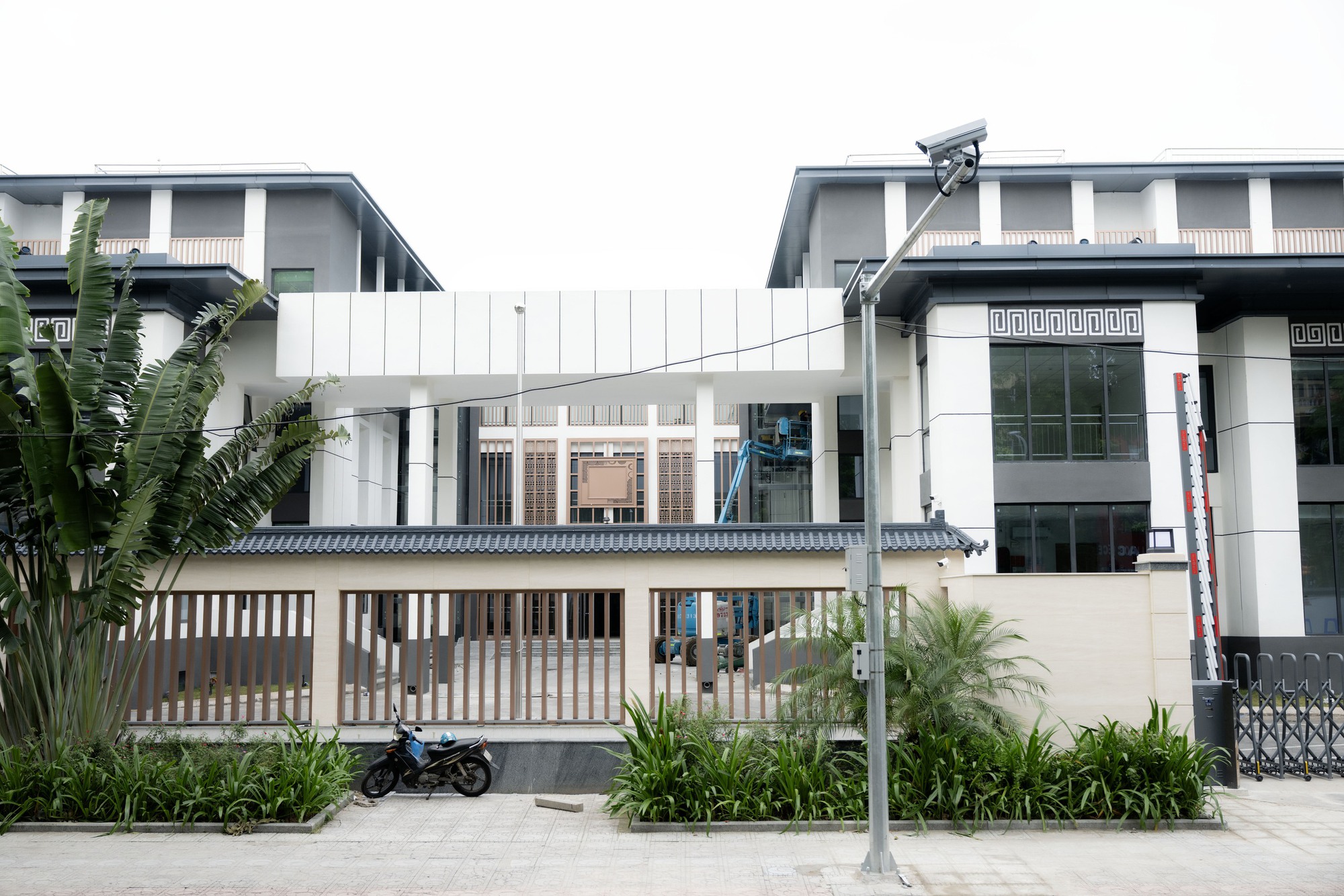 Ảnh/ CLIP: Diện mạo mới kh&ocirc;ng nhận ra của ng&ocirc;i &ldquo;nh&agrave; ma&rdquo; số 300 Kim M&atilde; (H&agrave; Nội)- Ảnh 4.