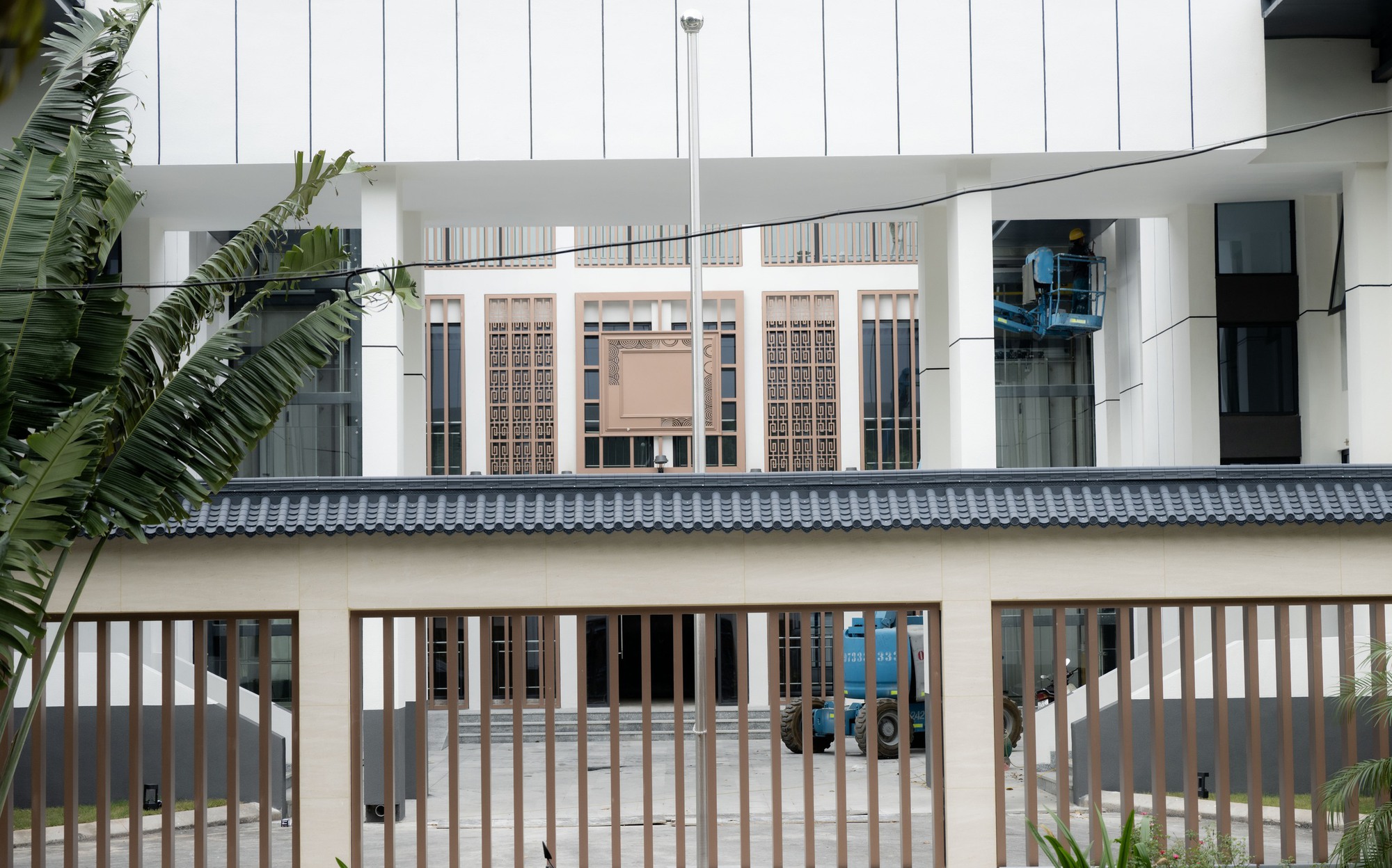 Ảnh/ CLIP: Diện mạo mới kh&ocirc;ng nhận ra của ng&ocirc;i &ldquo;nh&agrave; ma&rdquo; số 300 Kim M&atilde; (H&agrave; Nội)- Ảnh 15.