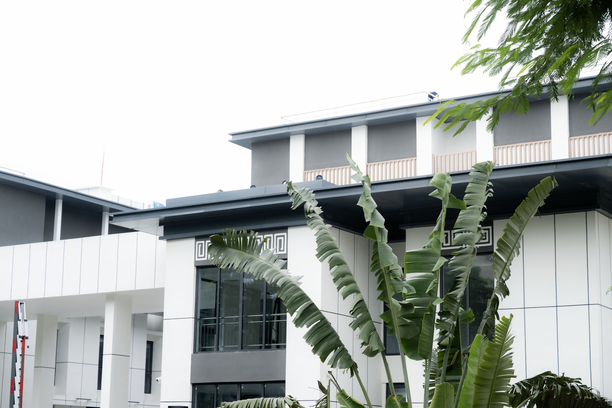 Ảnh/ CLIP: Diện mạo mới kh&ocirc;ng nhận ra của ng&ocirc;i &ldquo;nh&agrave; ma&rdquo; số 300 Kim M&atilde; (H&agrave; Nội)- Ảnh 14.