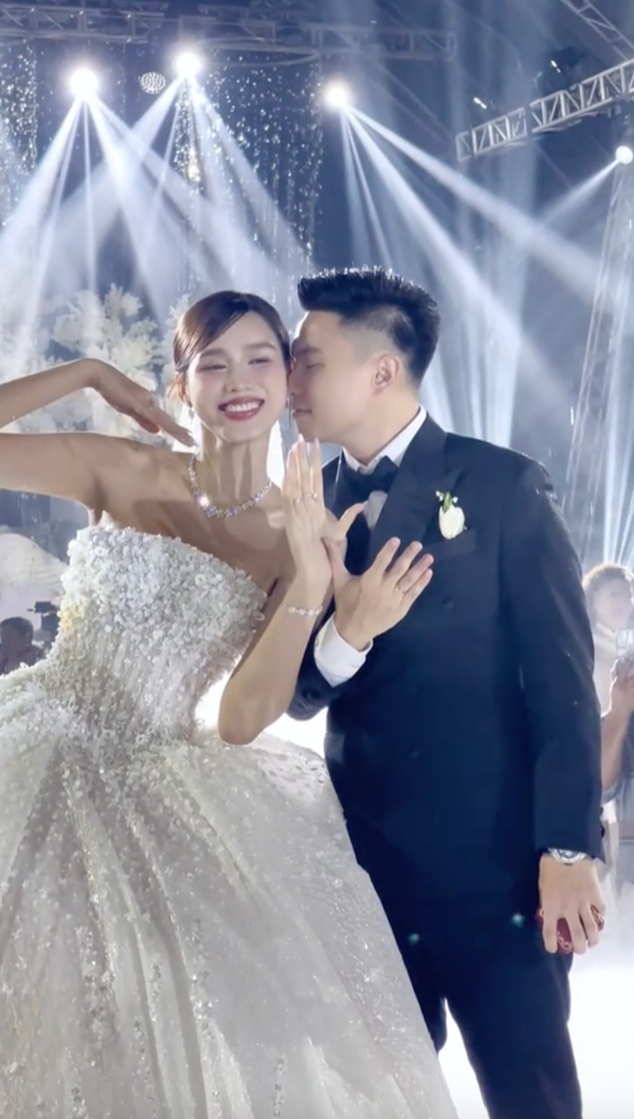 Nếu có bài thi da đẹp thì Đỗ Hà 100 điểm- Ảnh 8. Nếu có bài thi da đẹp thì Đỗ Hà 100 điểm- Ảnh 8.