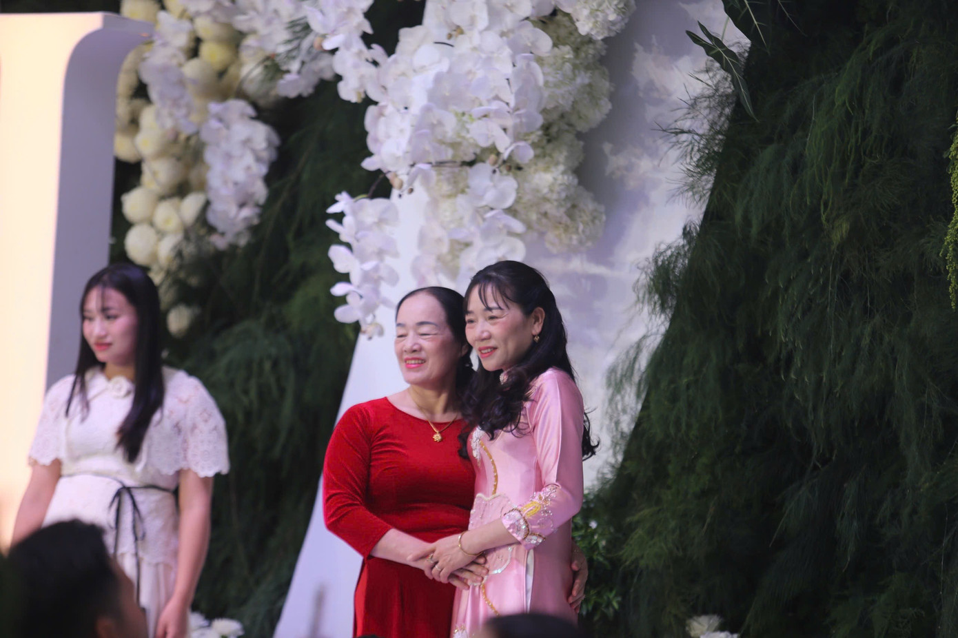 Toàn cảnh đám cưới từ 6h sáng tới đêm khuya của Hoa hậu Đỗ Thị Hà- Ảnh 35. Toàn cảnh đám cưới từ 6h sáng tới đêm khuya của Hoa hậu Đỗ Thị Hà- Ảnh 35.