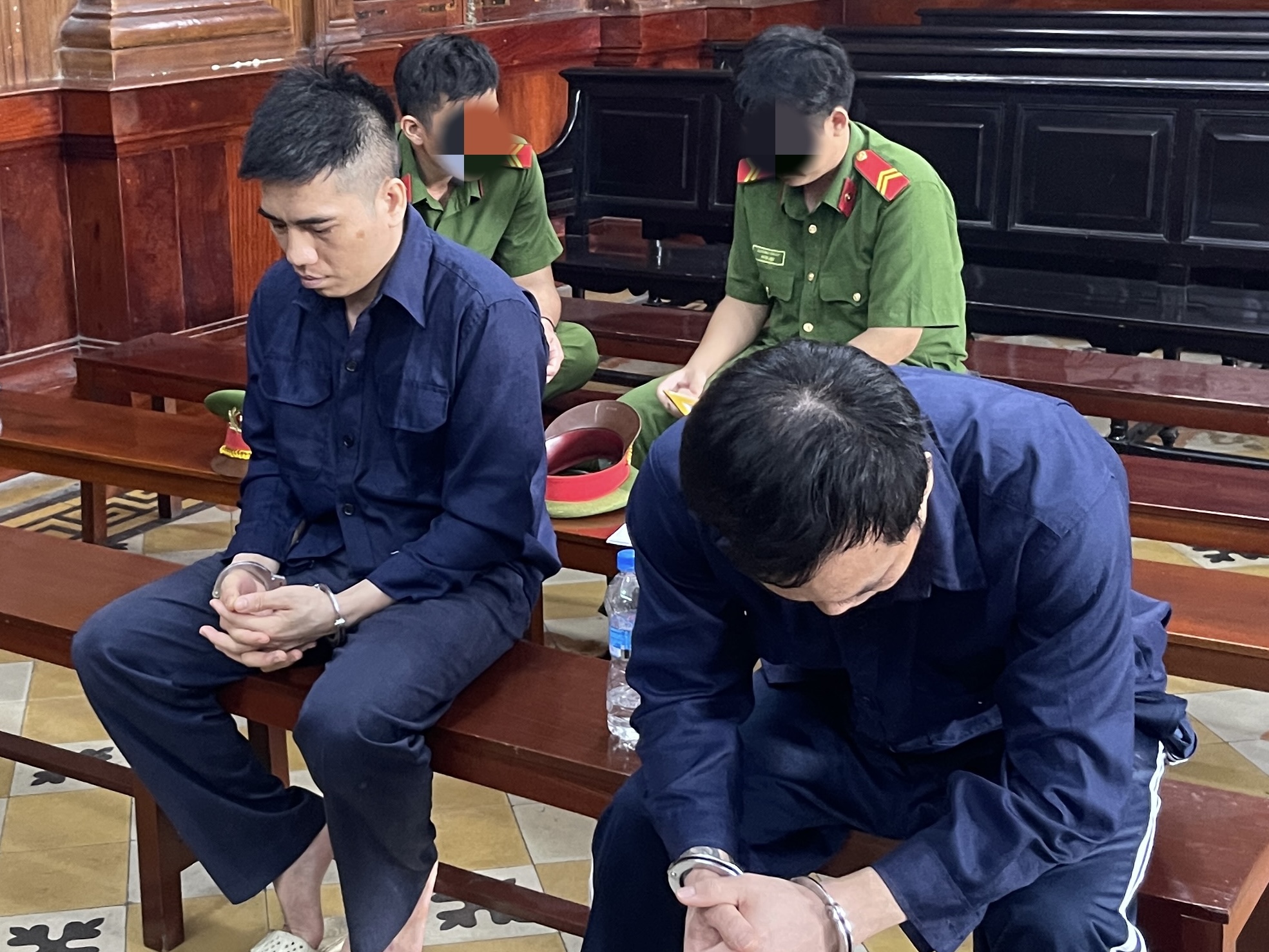 Căng thẳng phi&ecirc;n t&ograve;a vụ "chạy &aacute;n" 2 tỉ đồng ở TP HCM: Lộ th&acirc;n phận "sếp"- Ảnh 3.