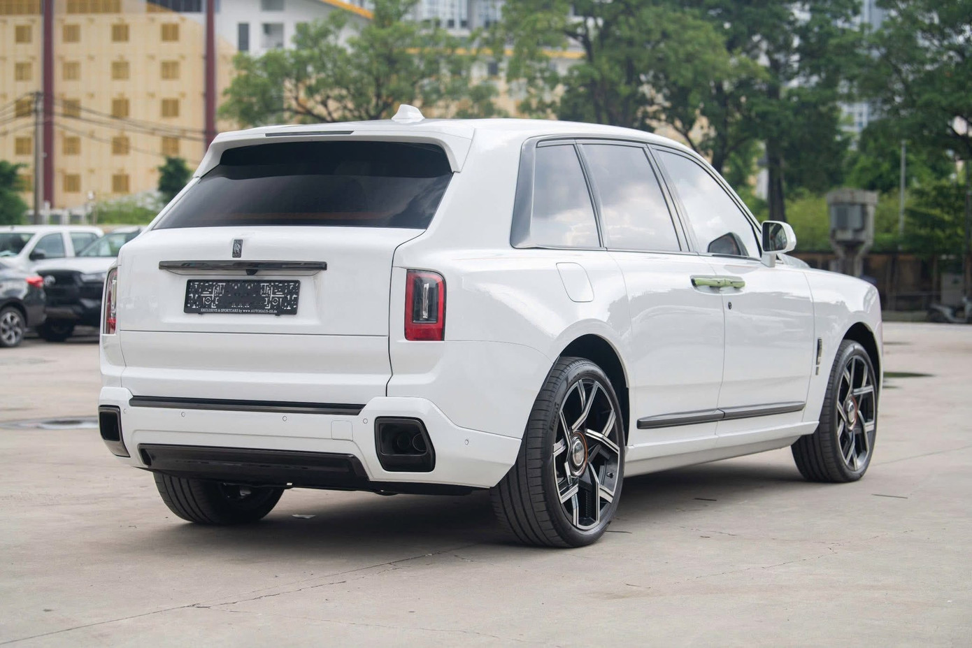 Cận cảnh Rolls-Royce Cullinan Black Badge 2025 đầu tiên về Việt Nam- Ảnh 2.