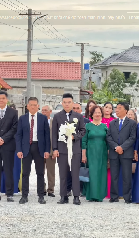 L&yacute; giải cơn sốt đ&aacute;m cưới Viết Vương - Hoa hậu Đỗ H&agrave; ở qu&ecirc; nh&agrave; Thanh H&oacute;a, Quảng Trị- Ảnh 11.