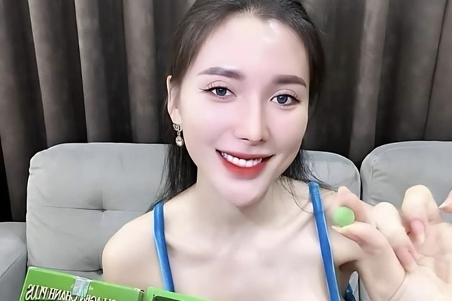Xôn xao clip flycam quay lén cảnh sinh hoạt trong biệt thự Ngân Collagen, trước đó chồng đã làm đơn trình báo- Ảnh 12. Xôn xao clip flycam quay lén cảnh sinh hoạt trong biệt thự Ngân Collagen, trước đó chồng đã làm đơn trình báo- Ảnh 12.