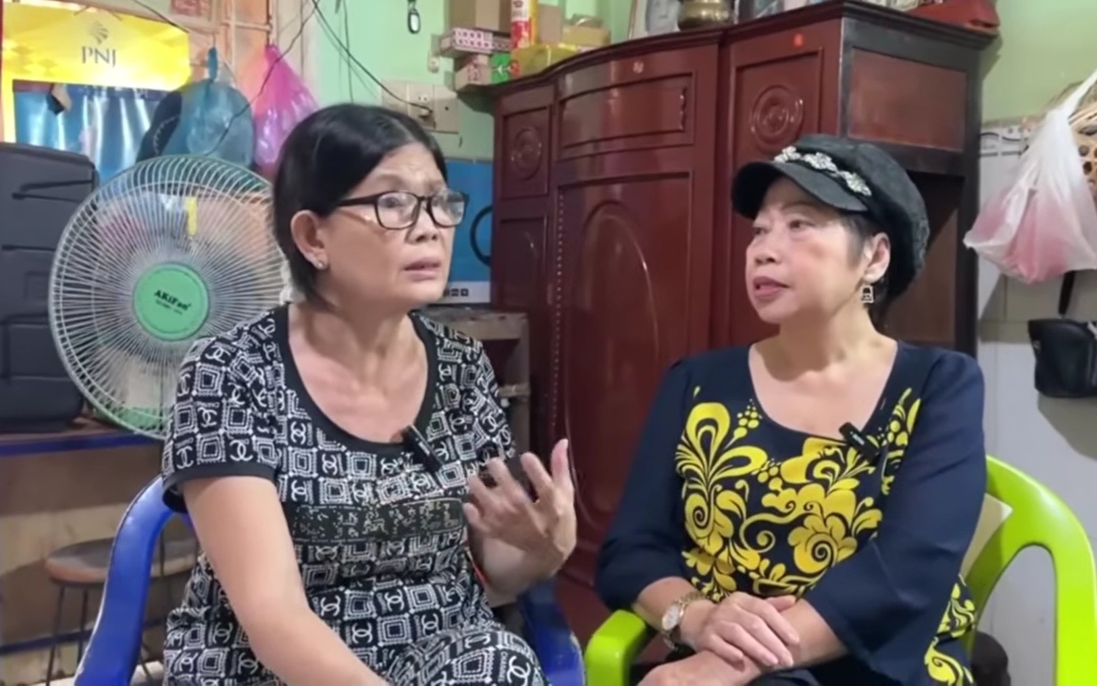 Vợ chồng nghệ sĩ phải ở trọ, chồng chạy xe ôm, vợ đi dọn nhà, bữa đói bữa no- Ảnh 1.
