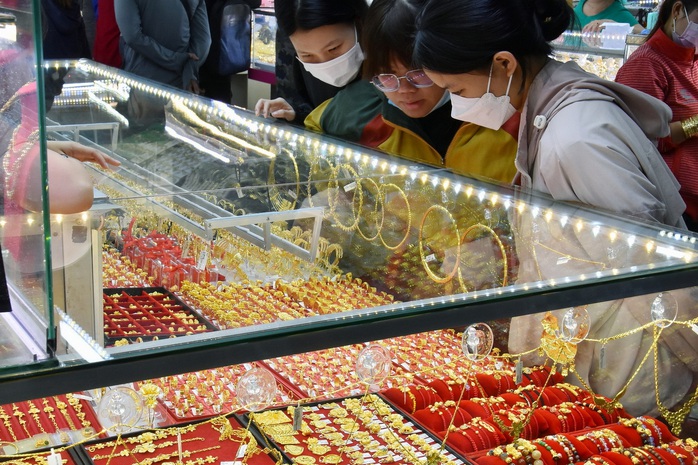 Tối 23-10, giá vàng miếng SJC tăng trở lại - Ảnh 1.