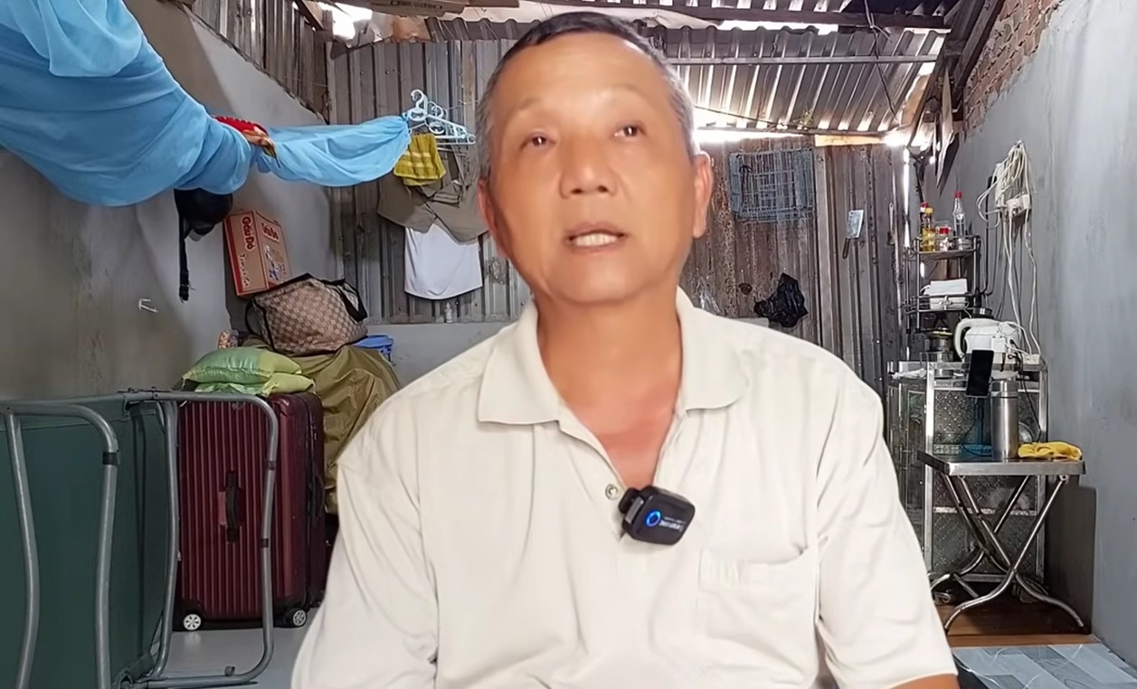 Nam nghệ sĩ bị NSND Thanh Tuấn xé hợp đồng, giờ sống cạnh bãi rác: "Tôi hối hận lắm rồi"- Ảnh 2. Nam nghệ sĩ bị NSND Thanh Tuấn xé hợp đồng, giờ sống cạnh bãi rác: "Tôi hối hận lắm rồi"- Ảnh 2.