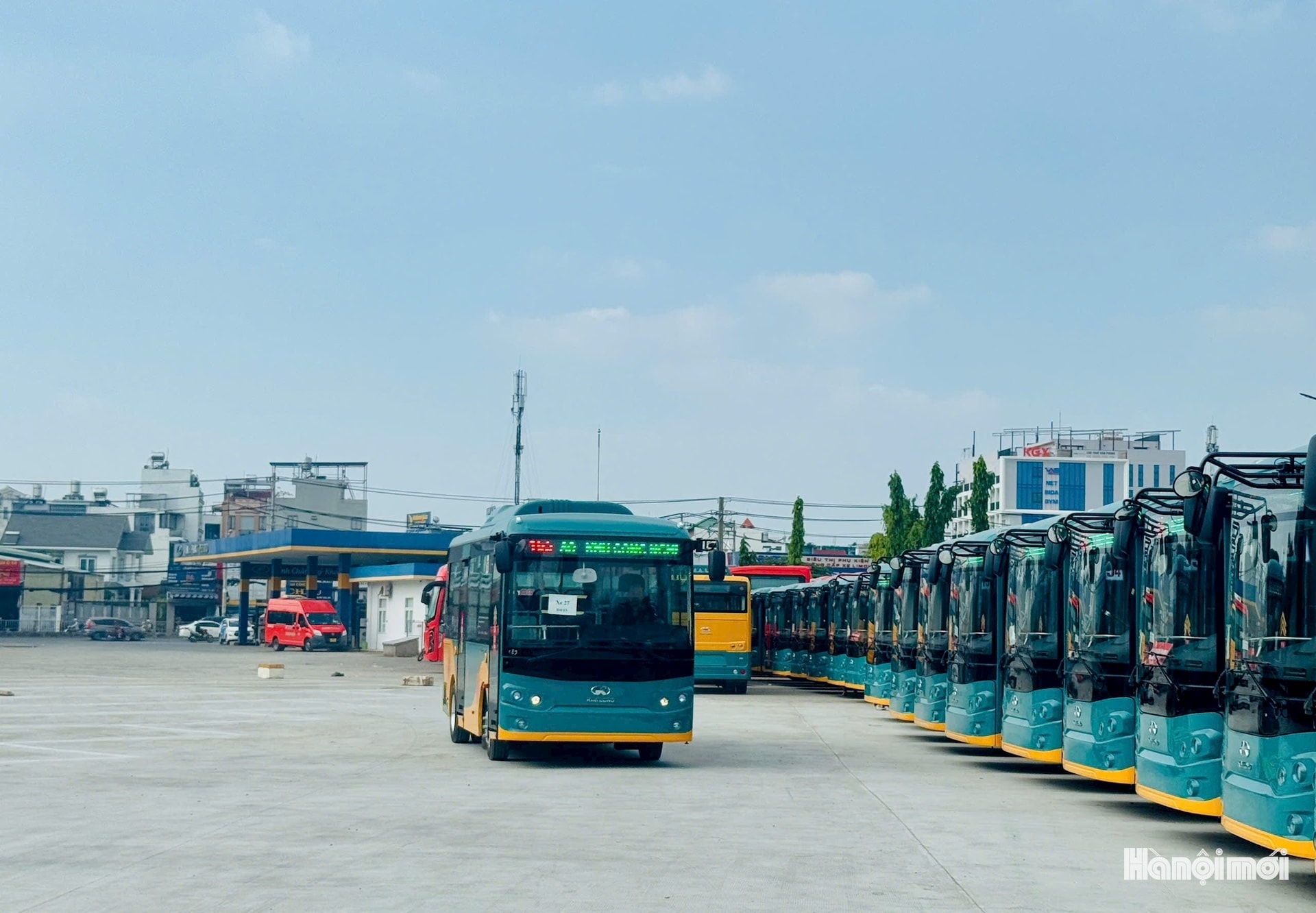 TP Hồ Chí Minh: Xem xét chuyển đổi công năng gần 100 xe buýt CNG đang "đắp chiếu"- Ảnh 1.