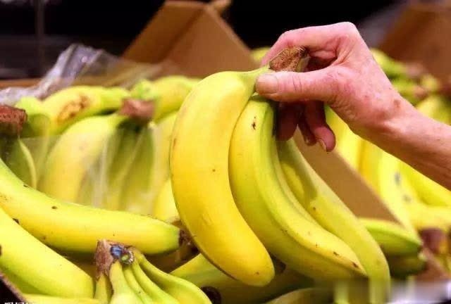 Đi chợ nên mua chuối cong hay chuối thẳng để đảm bảo chất lượng và an toàn- Ảnh 2.