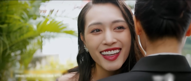 Danh tính người yêu tổng tài đi đánh ghen khiến "cả nước vừa sợ, vừa buồn cười"- Ảnh 4.