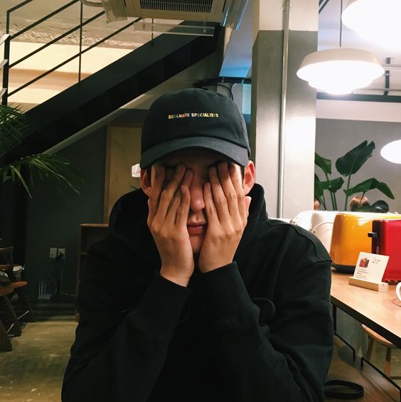 Bức ảnh cơm chan mì tôm của cặp vợ chồng thất nghiệp- Ảnh 2. Bức ảnh cơm chan mì tôm của cặp vợ chồng thất nghiệp- Ảnh 2.