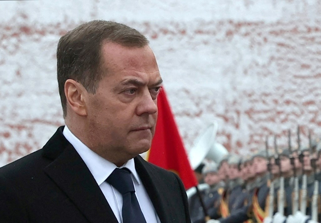 Mỹ áp lệnh trừng phạt Nga, ông Dmitry Medvedev lên tiếng- Ảnh 1.