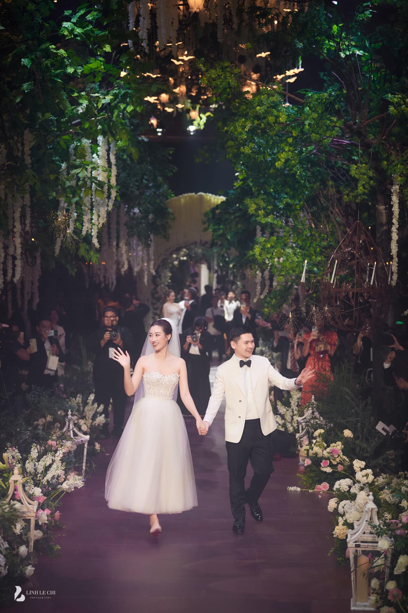 Đỗ Mỹ Linh và chồng Chủ tịch kỉ niệm 3 năm ngày cưới ngọt ngào, chẳng rầm rộ phô trương nhưng cực hạnh phúc- Ảnh 5. Đỗ Mỹ Linh và chồng Chủ tịch kỉ niệm 3 năm ngày cưới ngọt ngào, chẳng rầm rộ phô trương nhưng cực hạnh phúc- Ảnh 5.